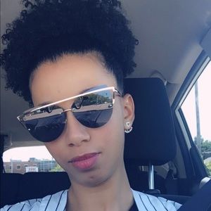 Meet your Posher, Sandra